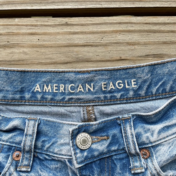 American Eagle High Waisted Denim Mom Shorts | sz 8 - Picture 7 of 7